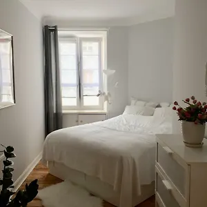 beautiful-apartment-in-the-heart-of-warsaw-poznanska.warsawhotelspoland.com/